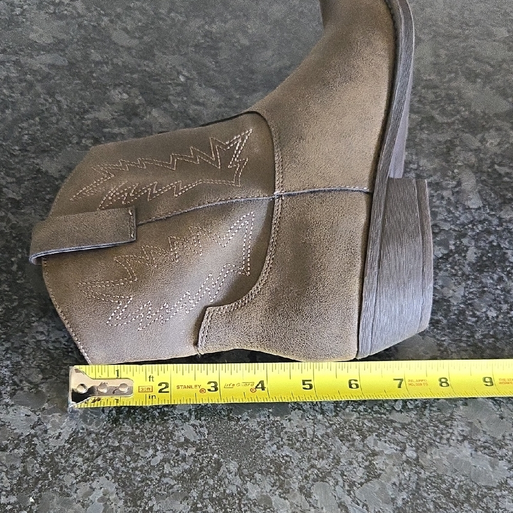 Me Too Size 8.5 Western Style Brownish Ankle Boots - NEW - Picture 11 of 12